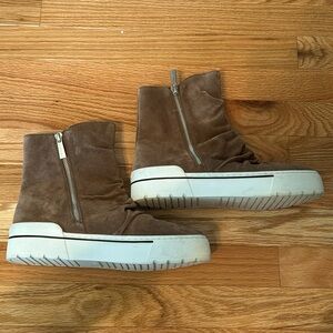 JSlide size 8 zip up sneakers